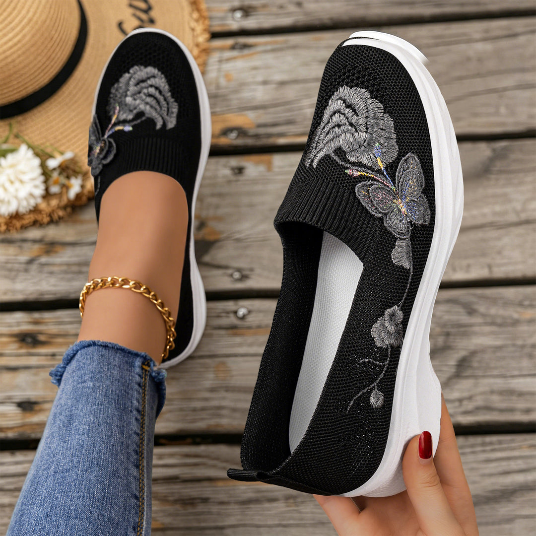 Damen nan gestrickte Slip-On Slipper mit Schmetterlings-Stickapplikation und dämpfender EVA-Plateausohle EB