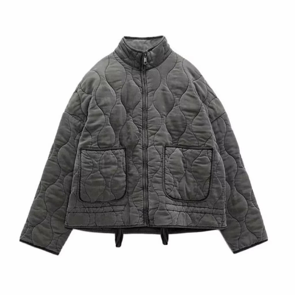 Herren nan gesteppte Übergangsjacke mit Stehkragen, zwei aufgesetzten Rundtaschen und Kordelzugsaum EB