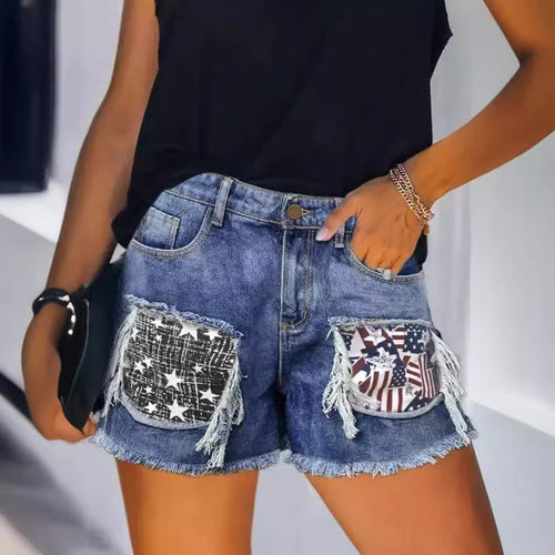 Damen Destroyed Denim-Shorts mit fransigen Taschen und modischen Aufnähern EB