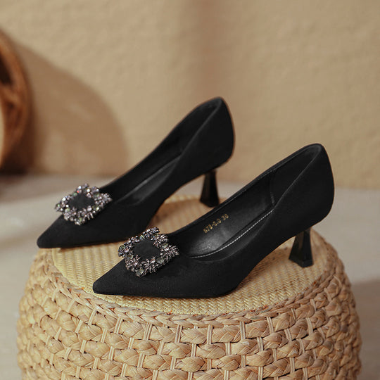 Damen elegante Pumps mit glamourösem Schmuckdetail EB