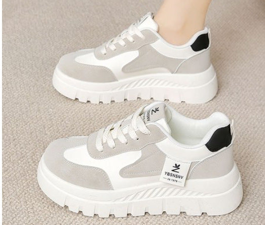 Damen Sportliche Plateau-Sneakers mit komfortabler Polsterung und robustem Obermaterial EB