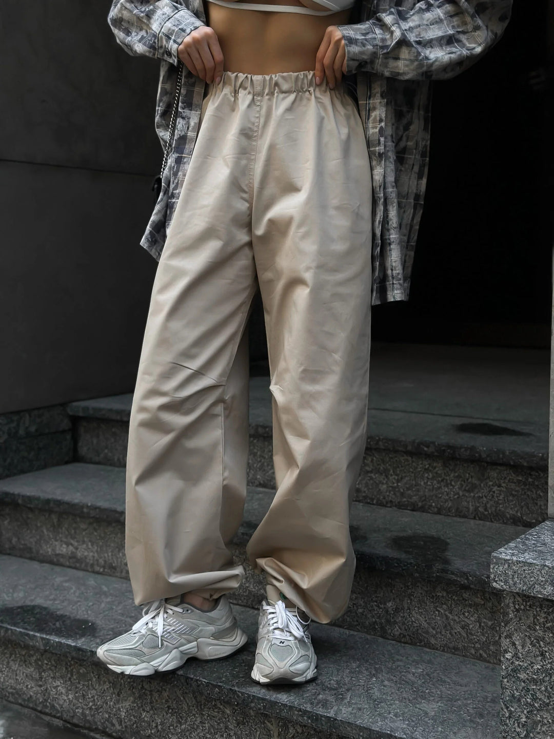 Damen weite hochgeschnittene Freizeithose mit elastischem Bund und tiefem Schritt EB