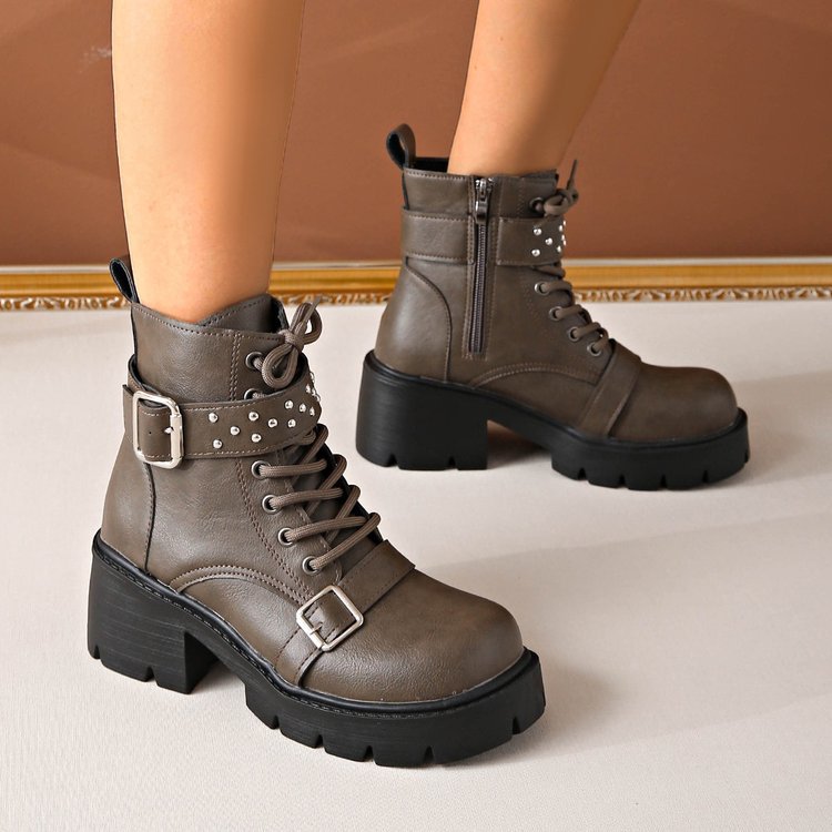 Damen nan robuste Schnür-Bikerboots mit Ziernietriemen, seitlichem Reißverschluss und profilierter Plateausohle EB