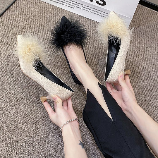 Damen elegante Pumps mit dekorativem Flausche-Akzent EB