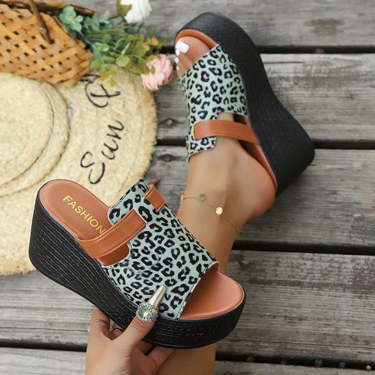 Damen Wedge-Sandaletten mit animalischem Design und komfortablem Fußbett EB
