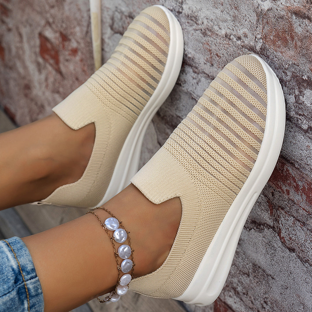 Damen Slip-On Sneakers mit flexiblem Obermaterial und rutschfester Sohle EB
