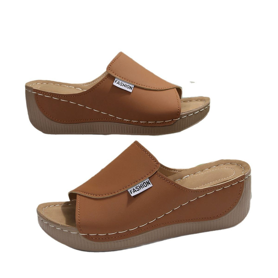 Damen Wedge-Pantoletten mit hochgezogenem Riemen und komfortablem Fußbett EB