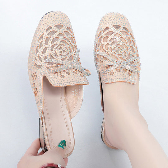 Damen Mules mit funkelndem Strassbesatz und elegantem Spitzenmuster EB