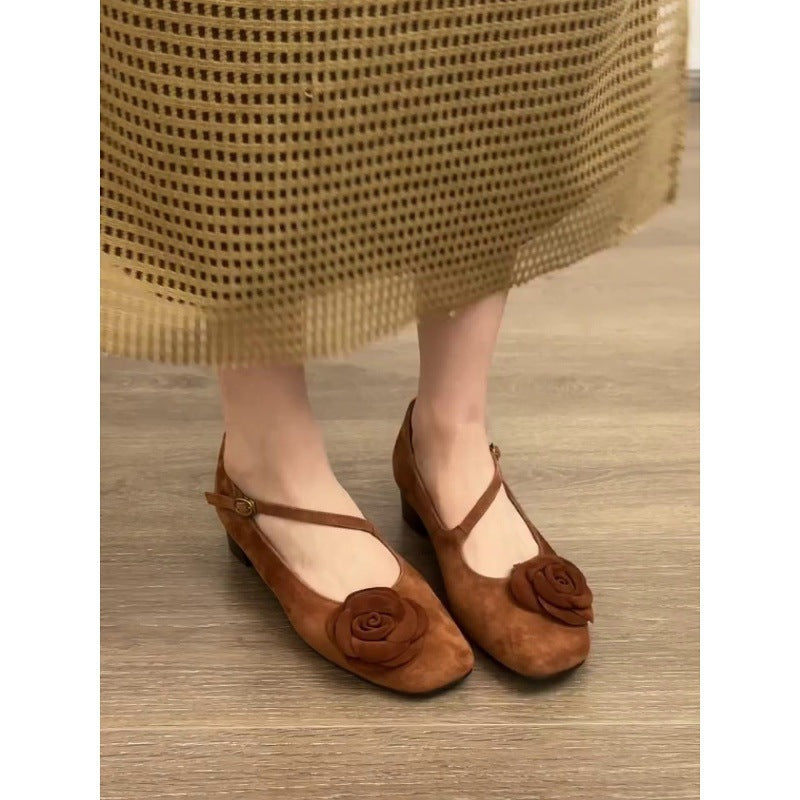 Damen Ballerinas mit dekorativer Blütenapplikation und komfortablem Blockabsatz EB