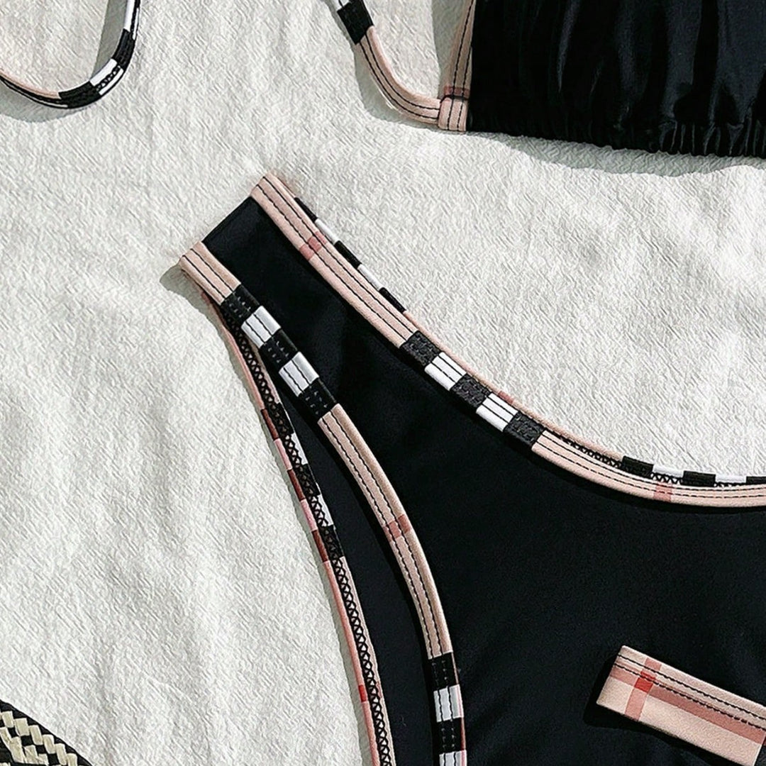 Damen Triangel-Bikini mit verstellbaren Trägern und eleganten Rüschendetails EB