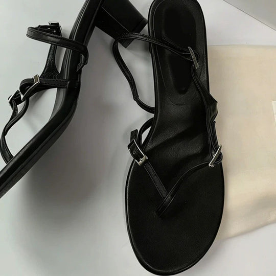 Damen Sandalen mit eleganten Riemen und modischem Absatz EB