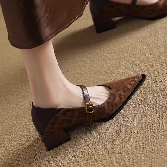 Damen elegante Pumps mit modischem Riemchen und klassischem Schnitt EB