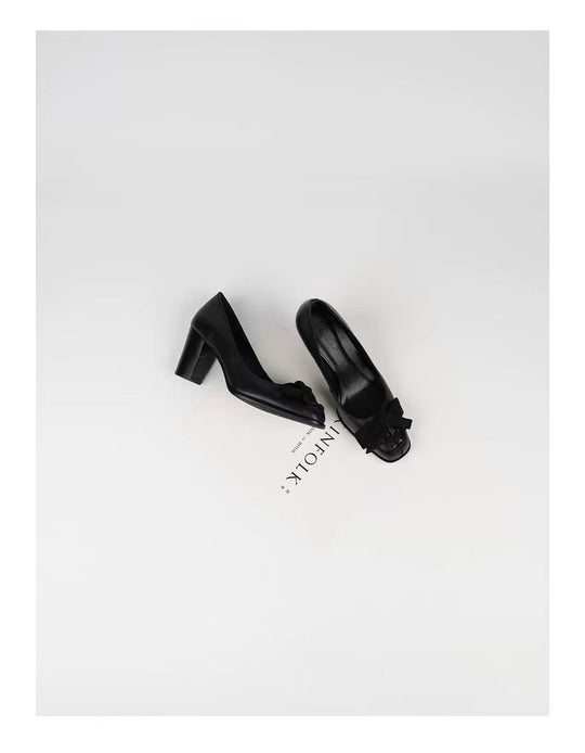 Damen elegante Pumps mit modischer Schleifenapplikation und bequemem Blockabsatz EB