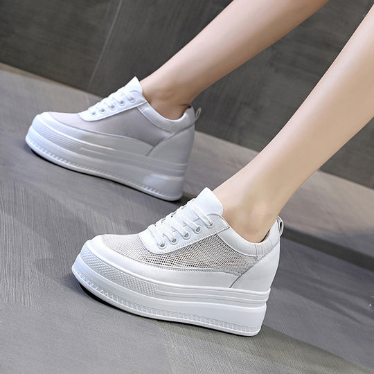 Damen Plateau Sneakers mit modischer und komfortabler Struktur EB