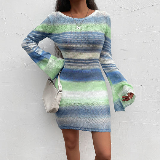 Damen nan figurbetontes Strickminikleid mit Glockenärmeln und seidig leichtem Maschenbild EB