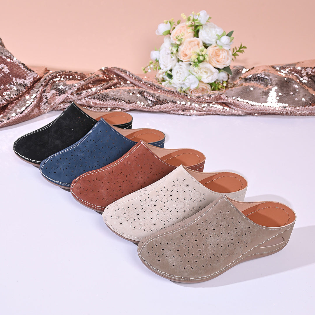 Damen Clogs mit eleganter Lochmuster-Applikation und rutschfester Sohle EB