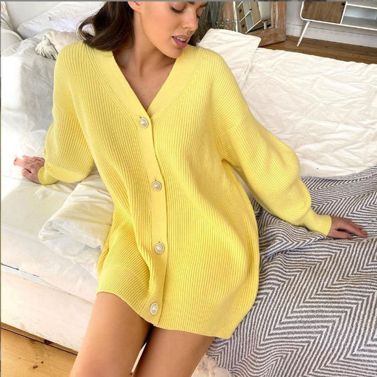Damen Übergroße Strickjacke mit tiefem V-Ausschnitt und eleganten Knöpfen EB