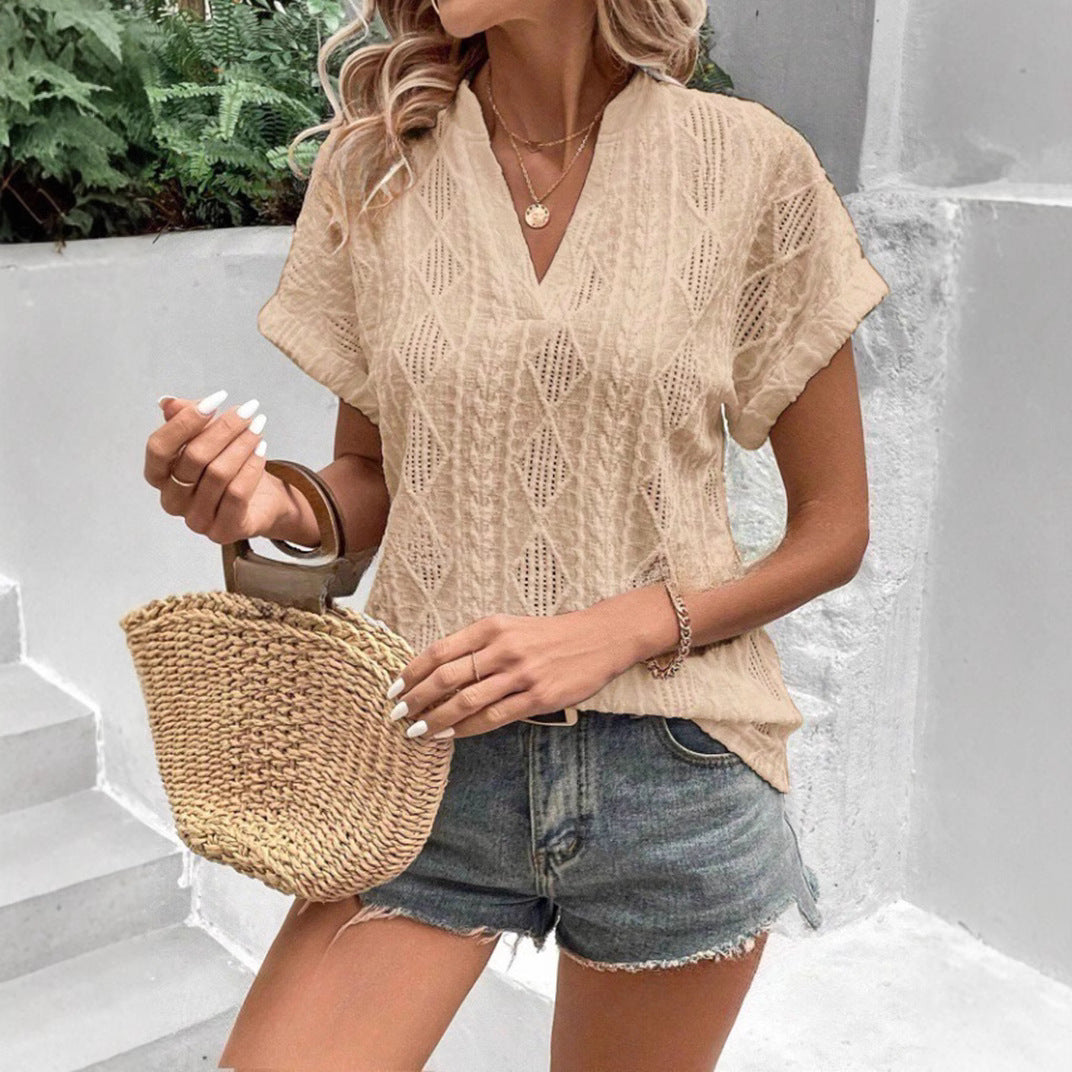 Damen Luftiges Kurzarmshirt mit raffinierten Lochdetails EB