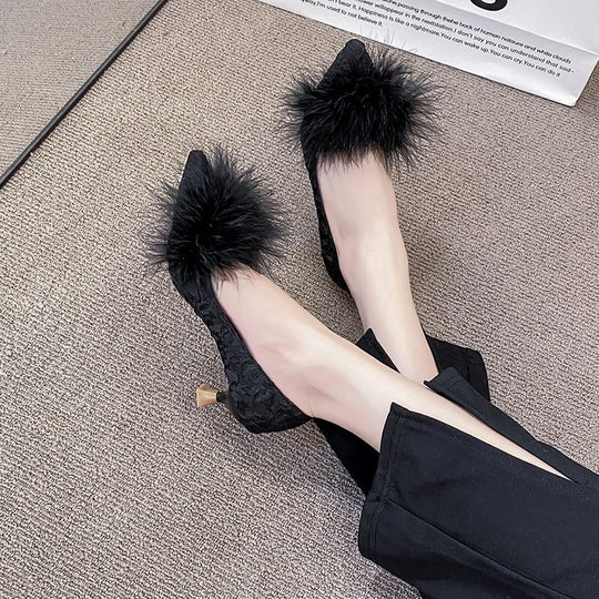 Damen elegante Pumps mit dekorativem Flausche-Akzent EB