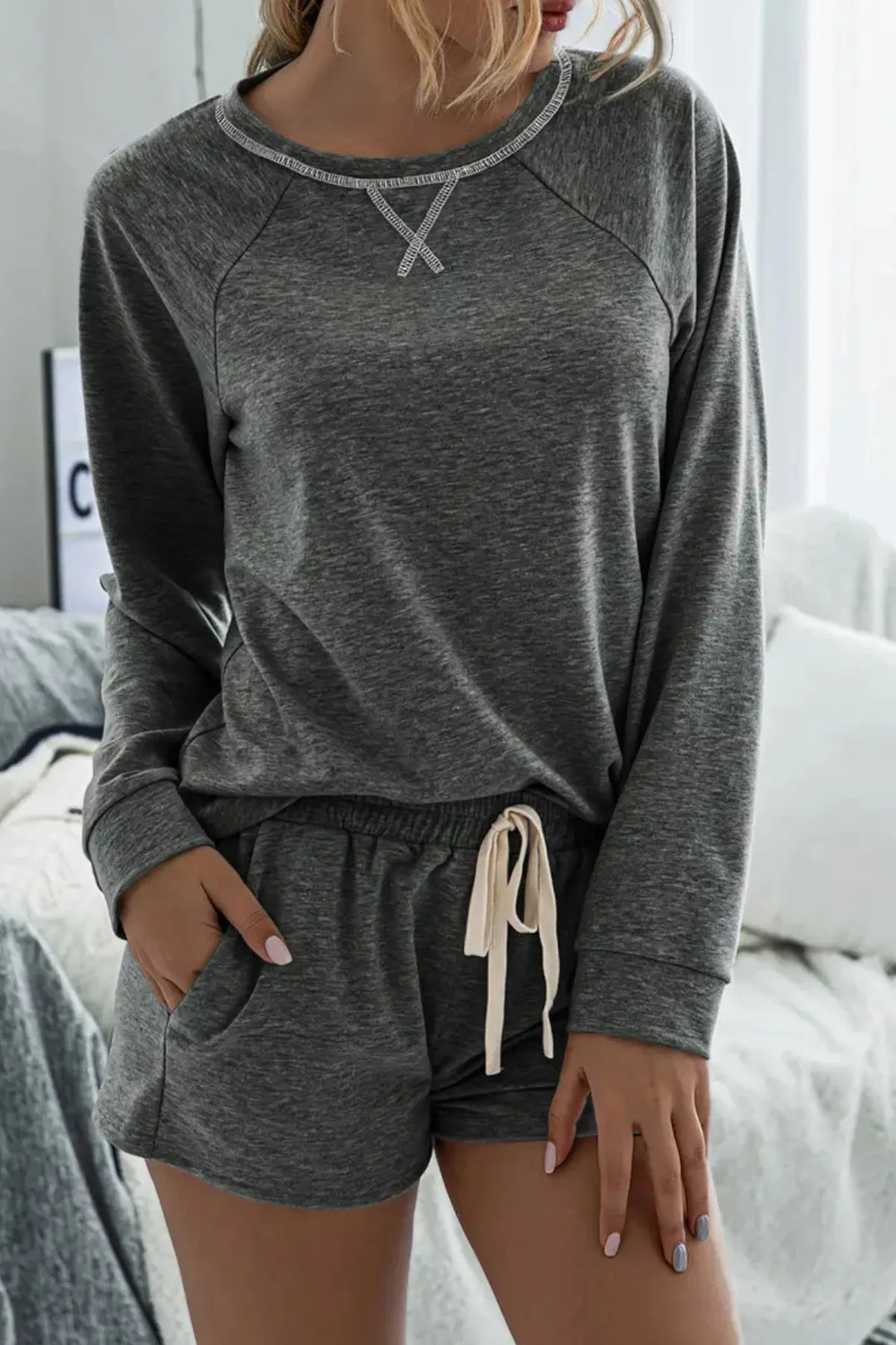 Damen Freizeit-Loungewear Set mit langärmligem Oberteil und kurzen Shorts EB