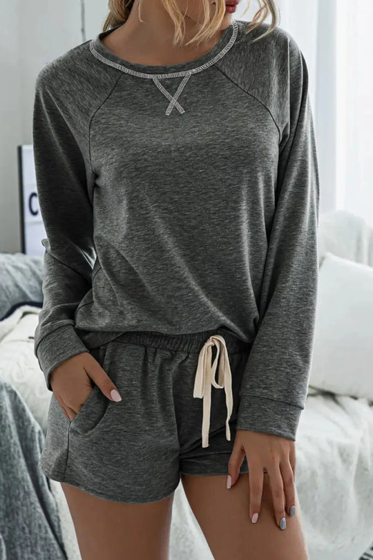 Damen Freizeit-Loungewear Set mit langärmligem Oberteil und kurzen Shorts EB