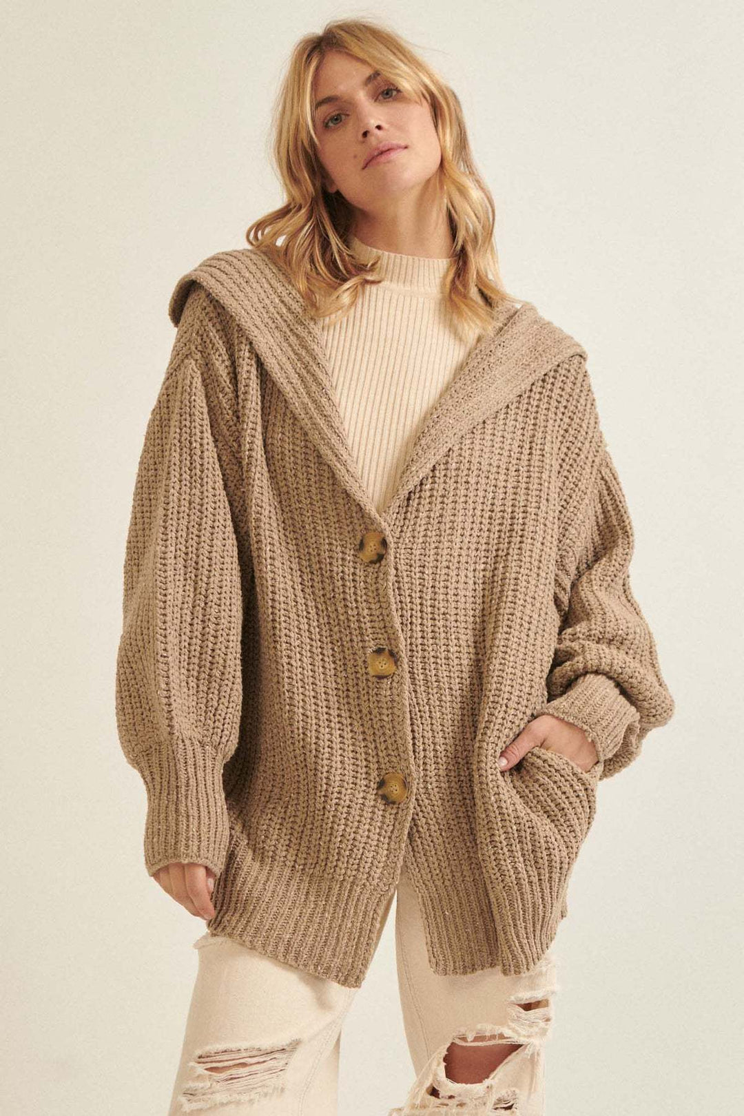 Damen Strickjacke mit eleganter Knopfakzentuierung und lässigem Schnitt EB