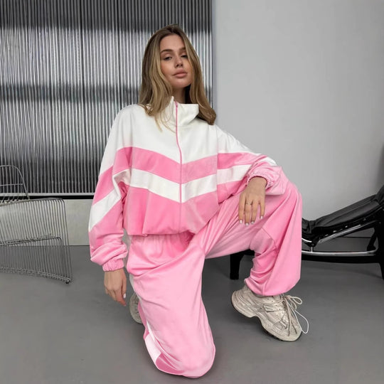Damen Retro-inspiriertes Samt-Trackset mit Chevron-Design, Stehkragen und weiter High-Waist-Jogger Eichborn Berlin