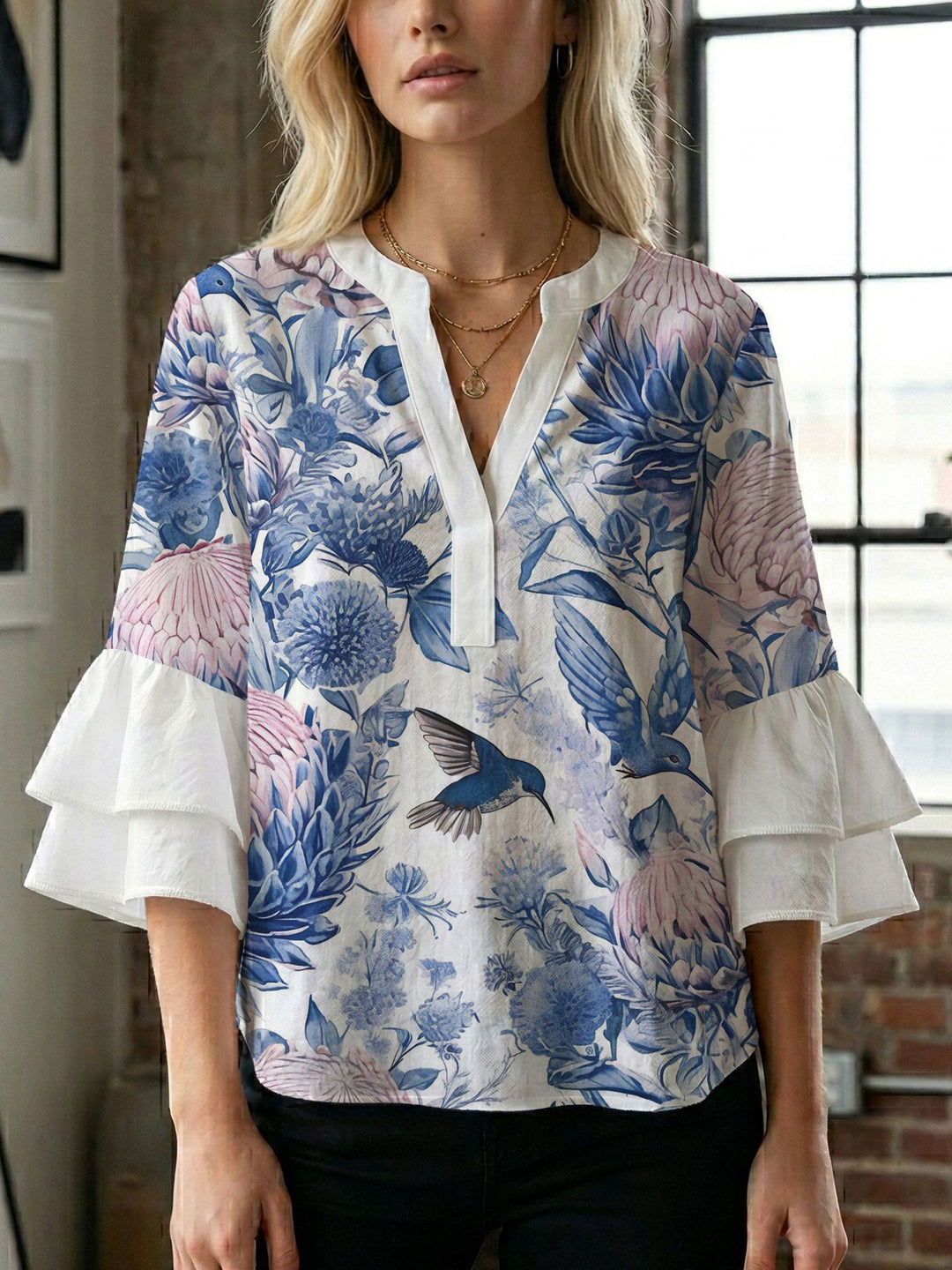 Damen Bluse mit wunderschönen floralem Design EB