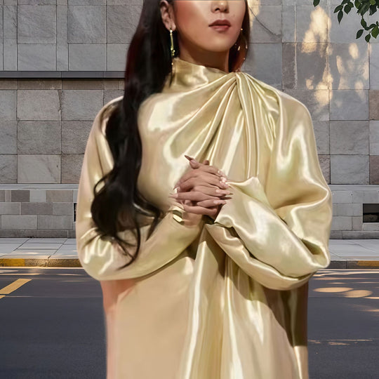 Damen Elegantes satiniertes Minikleid mit asymmetrischem Schnitt und Raffungen EB