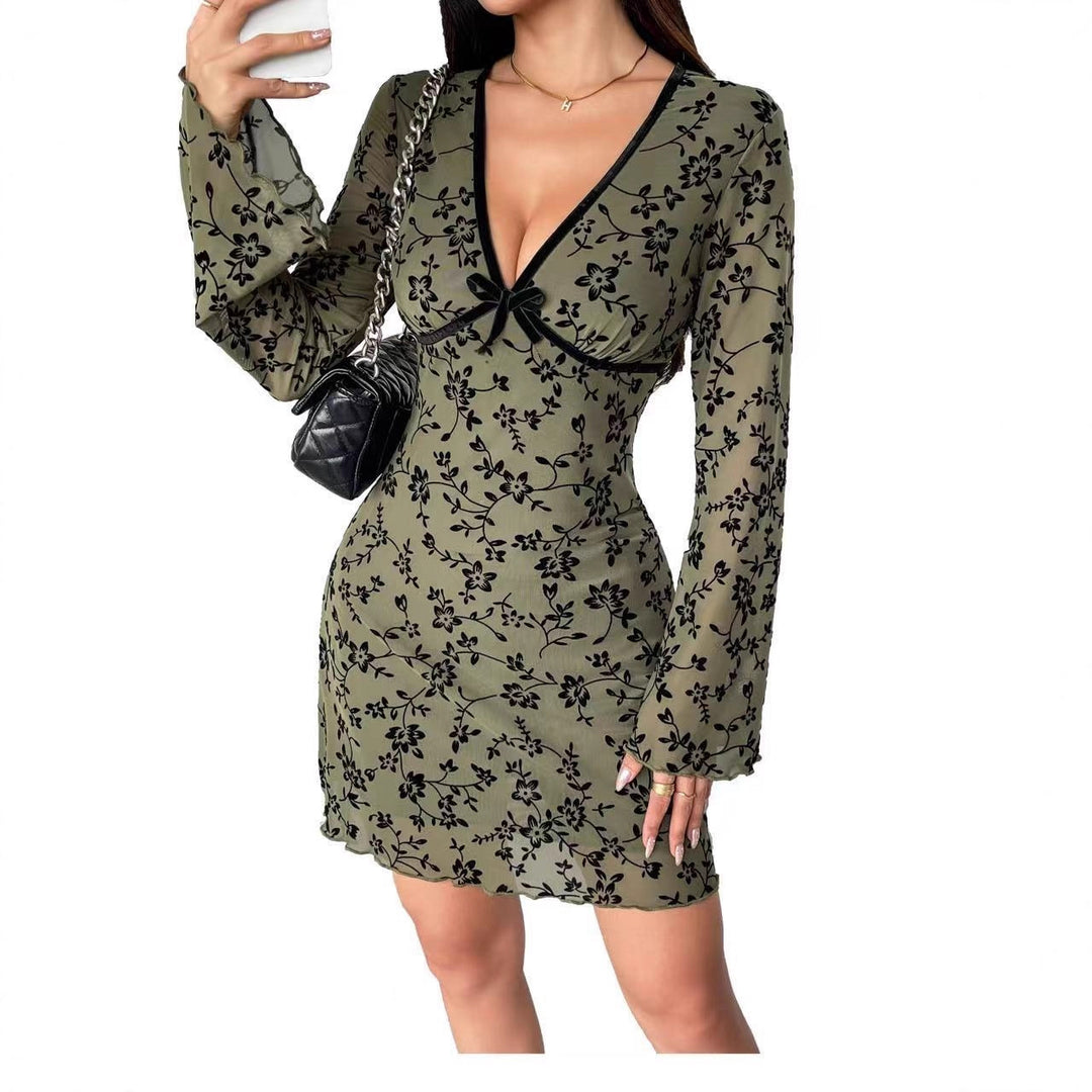 Damen nan tailliertes Netzstoff-Minikleid mit Samtflock-Blütenmuster, tiefem V-Ausschnitt und Schleifenapplikation EB