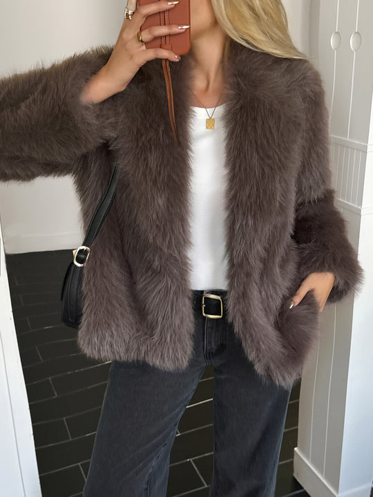 Damen nan kurzer Faux‑Fur Mantel mit voluminösem Schalkragen, Oversize‑Passform und weichen Textur EB