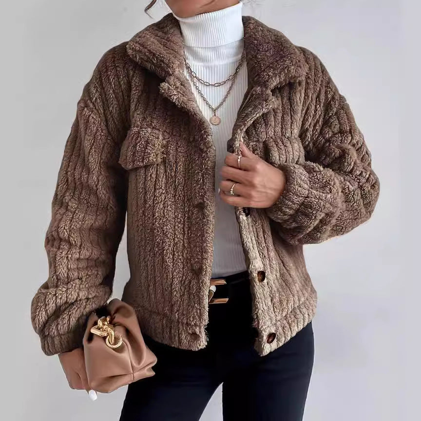 Damen nan kuschelige Teddyjacke mit Hemdkragen, Druckknopfverschluss und aufgesetzten Brusttaschen EB