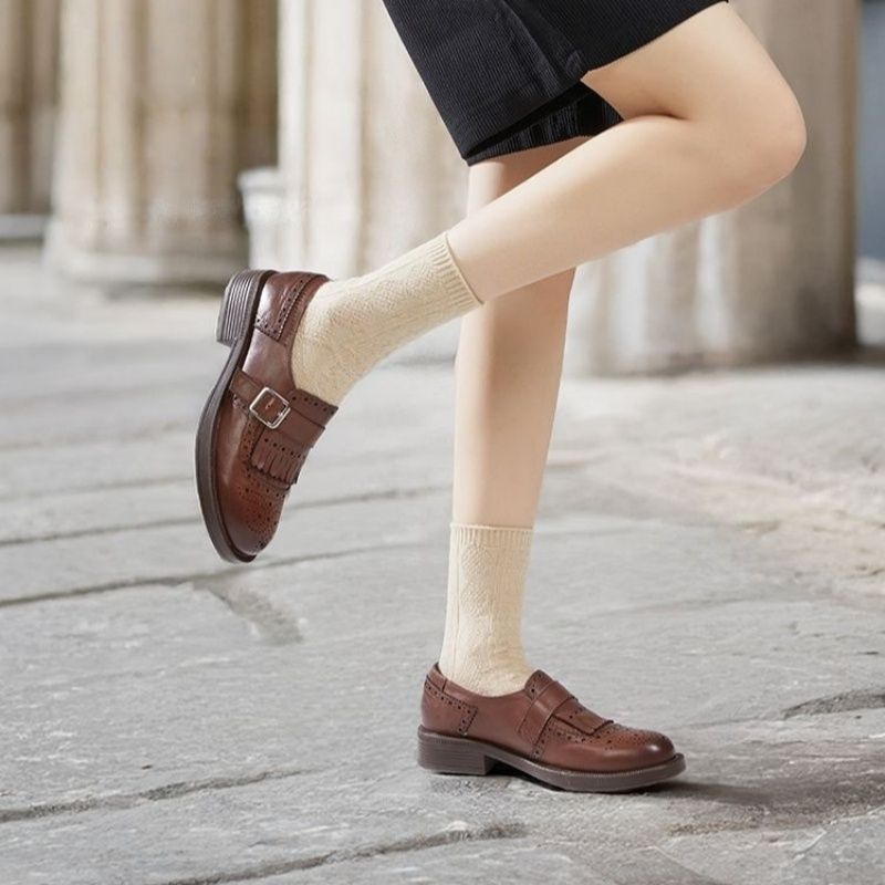 Damen Brogues mit verziertem Riemen EB