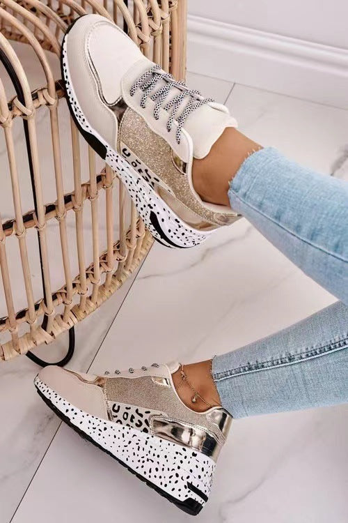 Damen Sportliche Sneaker mit modischem Glitzer-Detail und rutschsicherer Sohle EB