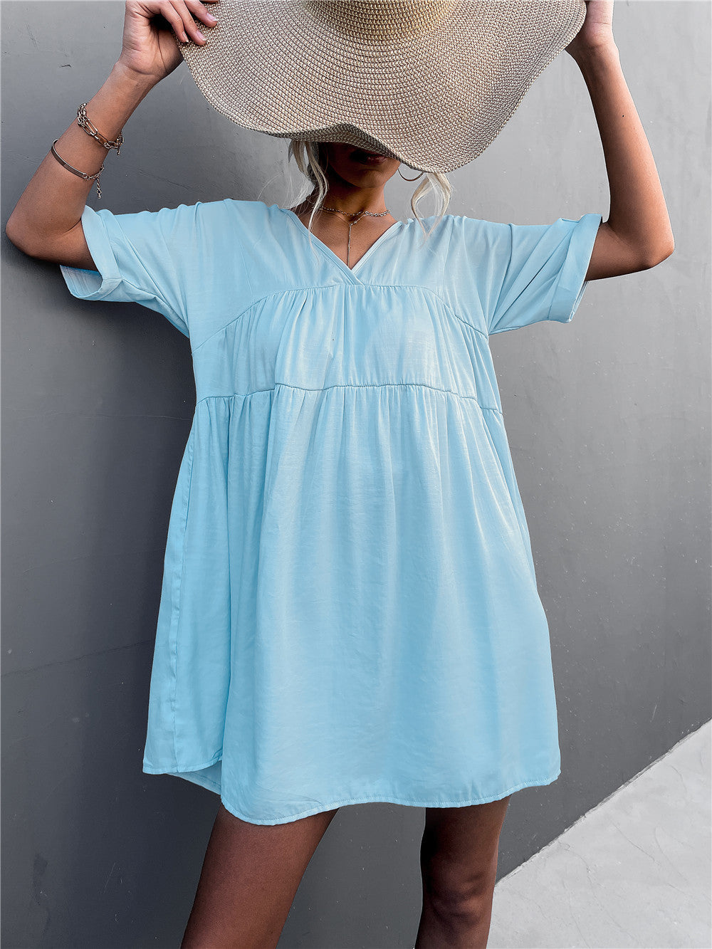 Damen lässiges V-Ausschnitt Sommerkleid mit taillierter Passform und leichtem Stoff EB