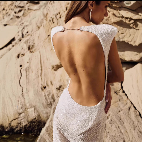 Damen Elegantes Abendkleid mit tiefem Rückenausschnitt und funkelnden Verzierungen EB