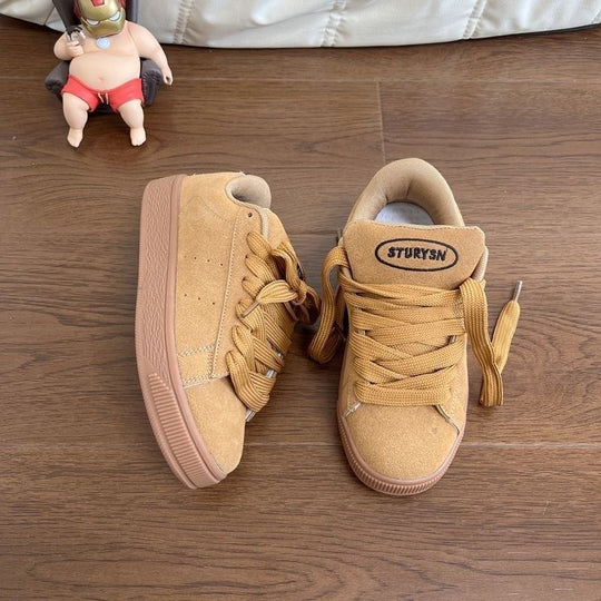 Damen Sportliche Sneaker aus weichem Wildleder mit rutschfester Sohle EB