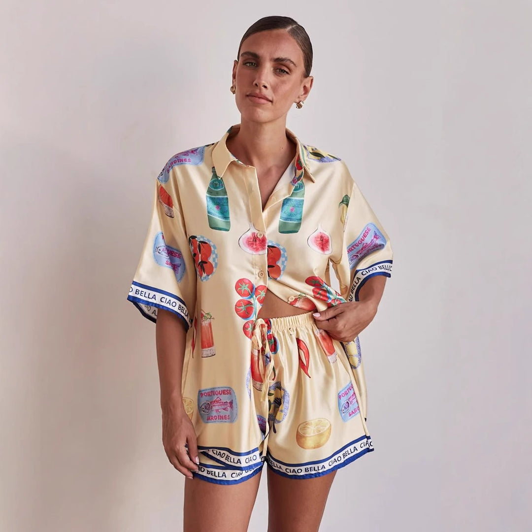 Damen Set bestehend aus stilvollem Kurzarm-Hemd und Shorts im sommerlichen Design EB