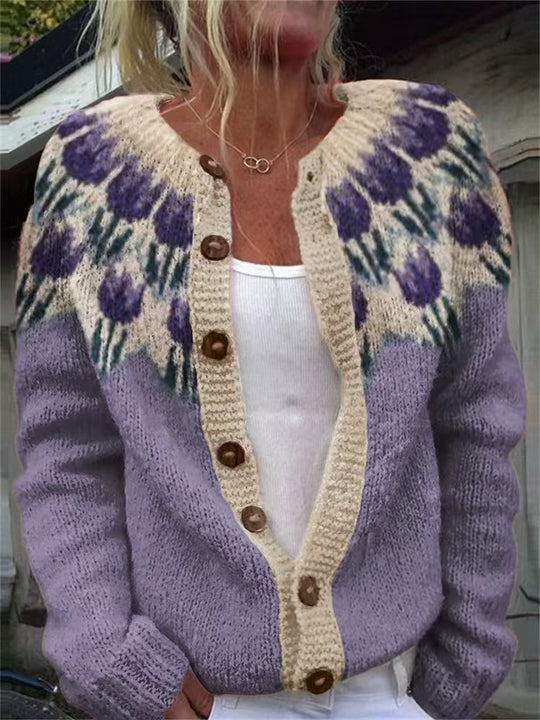 Damen nan gemusterte Strickjacke mit Rundpasse, Holzknöpfen und Eingrifftaschen EB