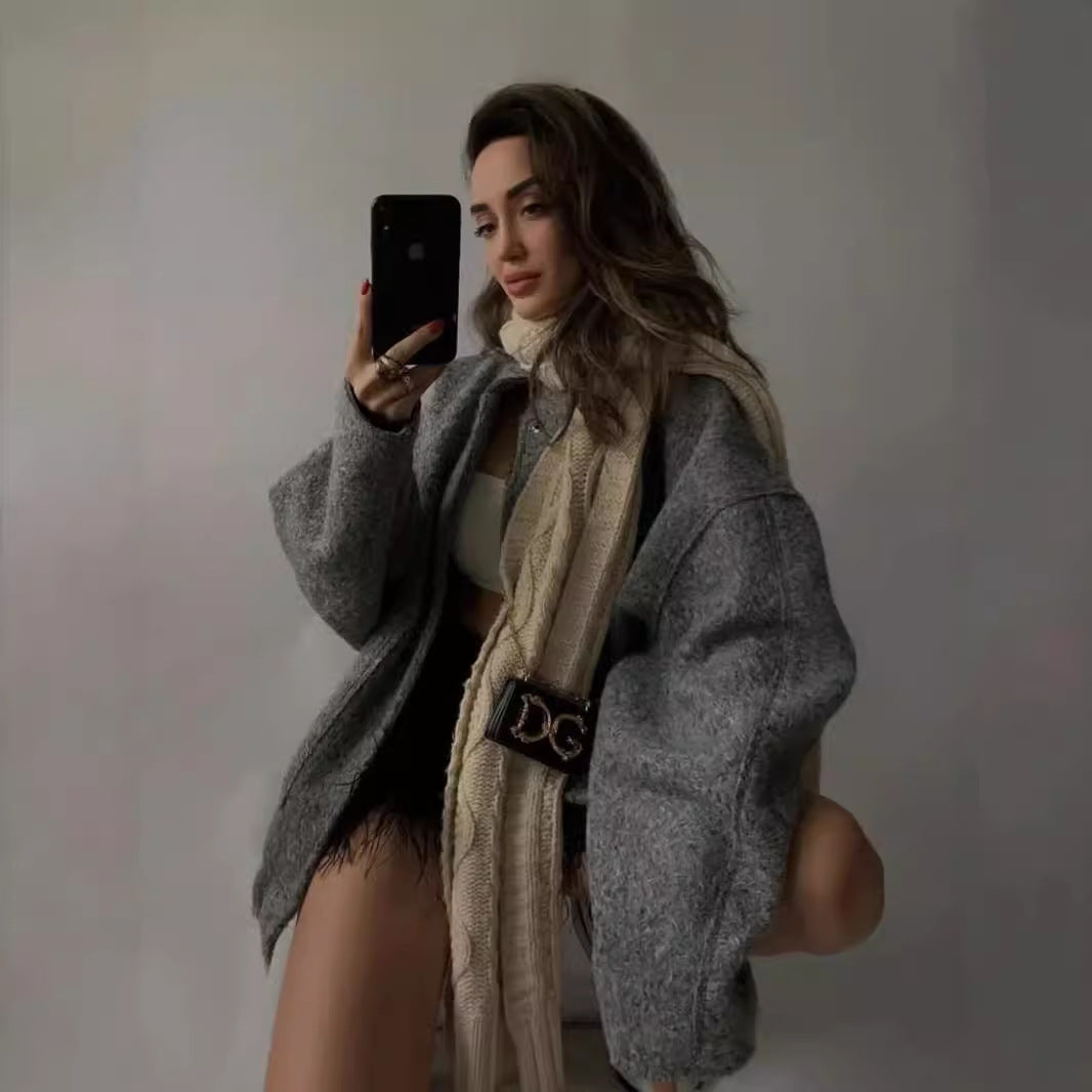 Damen Oversized Wolljacke im schlichten Design EB
