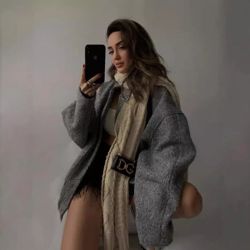 Damen Oversized Wolljacke im schlichten Design EB