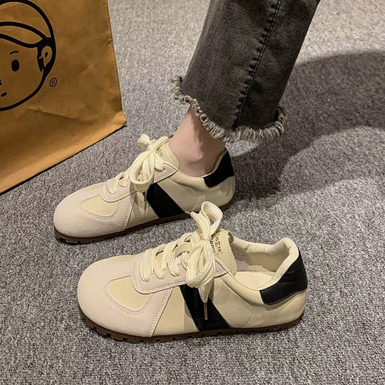 Damen Modische Sneaker mit strukturiertem Obermaterial und rutschfester Sohle EB