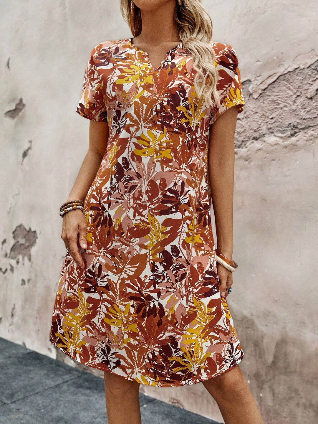 Damen Midikleid mit floralem Muster und modernem V-Ausschnitt EB