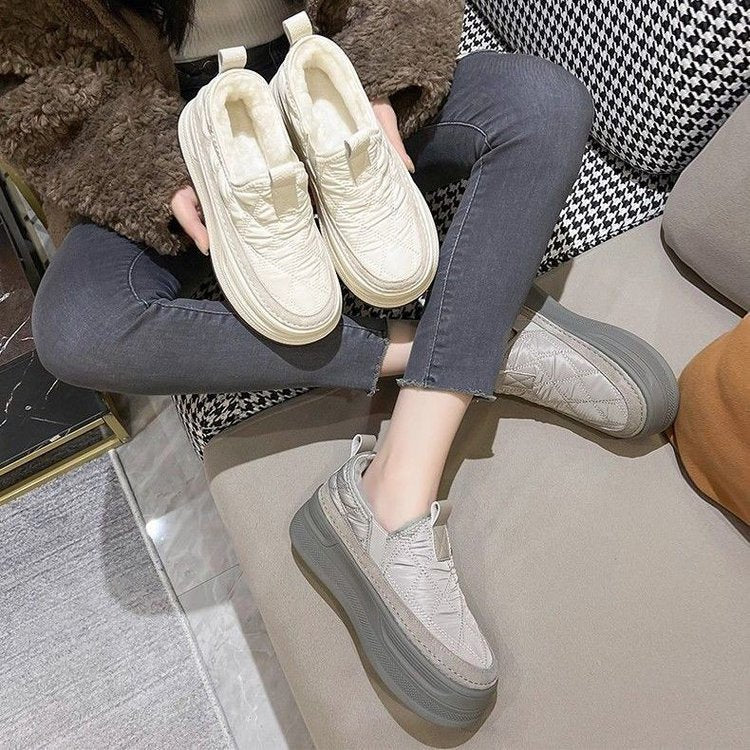 Damen Bequeme Slip-On Sneakers mit isolierendem Innenfutter und rutschfester Sohle EB