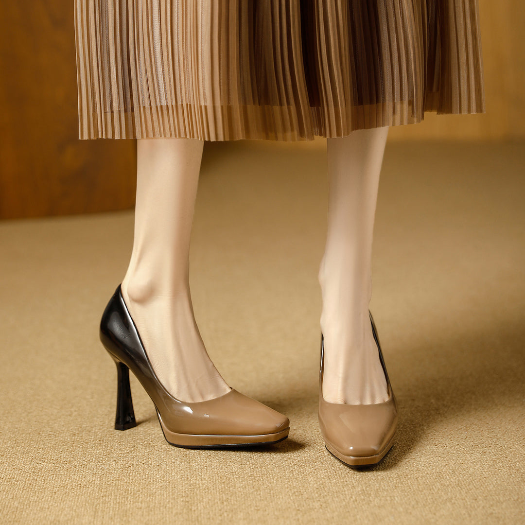 Damen Hochglanz Pumps mit quadratischem Zehenbereich und elegantem Konturdesign EB