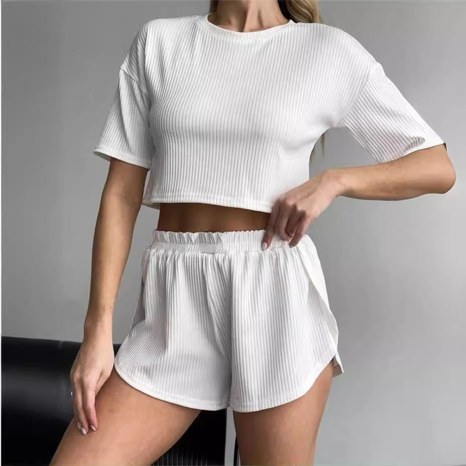 Damen Sportliches Set mit kurzem Oberteil und Shorts EB
