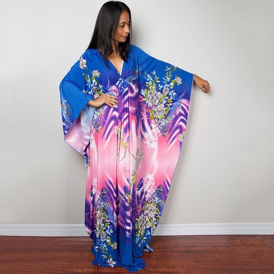 Damen Maxikleid mit kunstvollem Pfauenmuster und seitlichen Schlitzen Heidi Mode