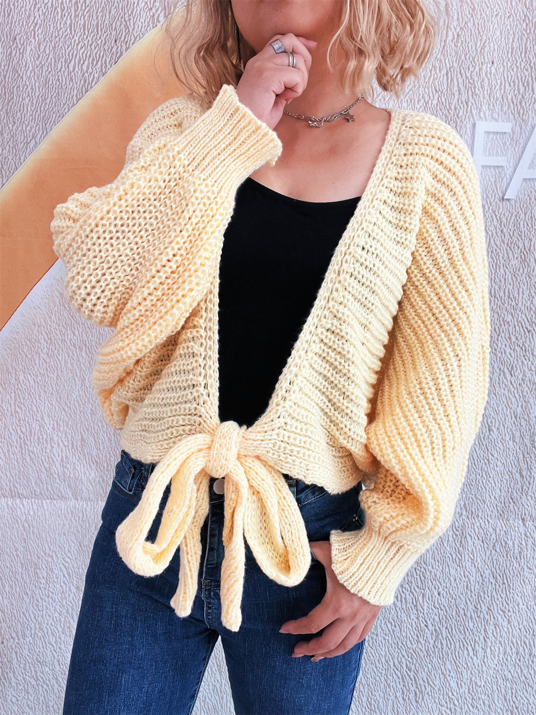 Damen Strickjacke mit verspieltem Bindegürtel und voluminösen Ärmeln EB