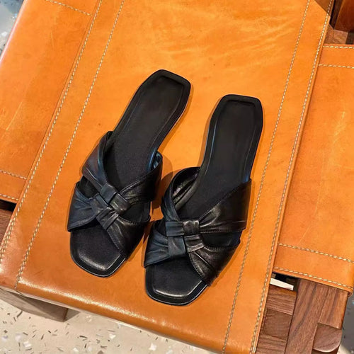 Damen Elegante Riemensandalen mit modernen Faltendetails EB