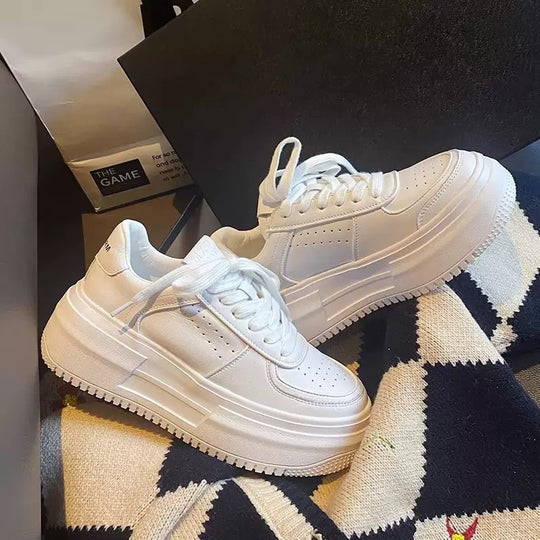 Damen Plateausneaker mit trendigem Design und optimalem Tragekomfort EB